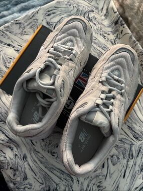 New Balance 725 Women’s Light Beige Casual Sneakers